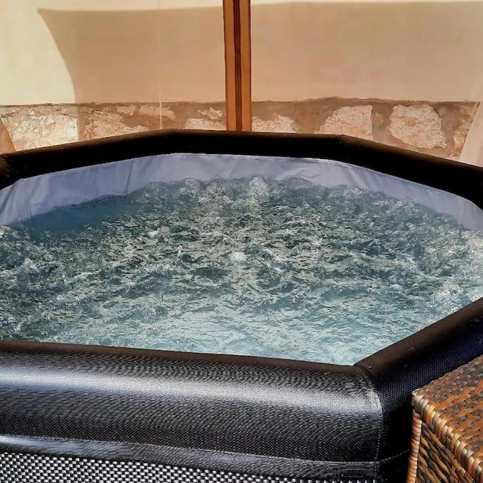 הוילה לוצ'יניאנו Il Casale Di Lucullo מראה חיצוני תמונה