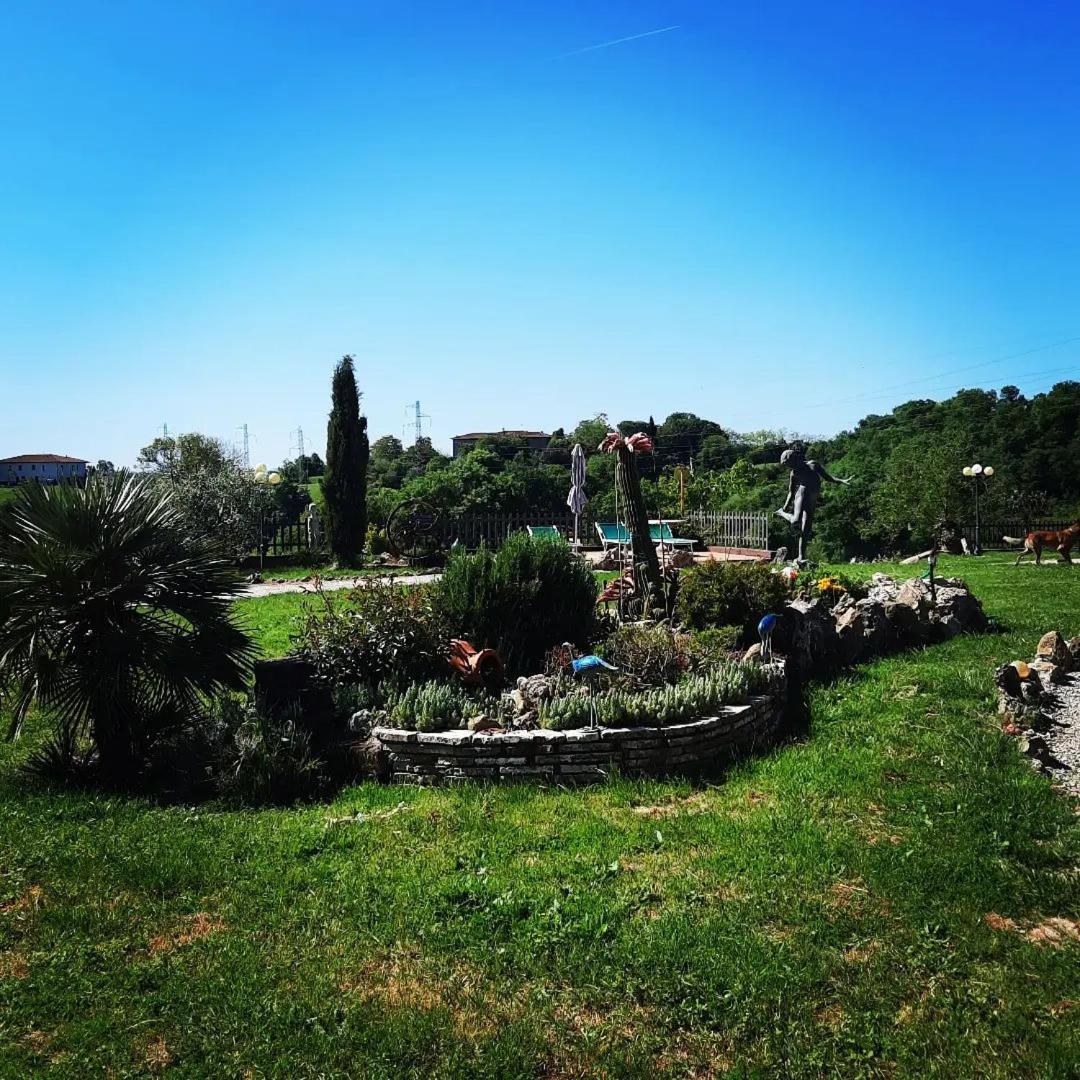 הוילה לוצ'יניאנו Il Casale Di Lucullo מראה חיצוני תמונה